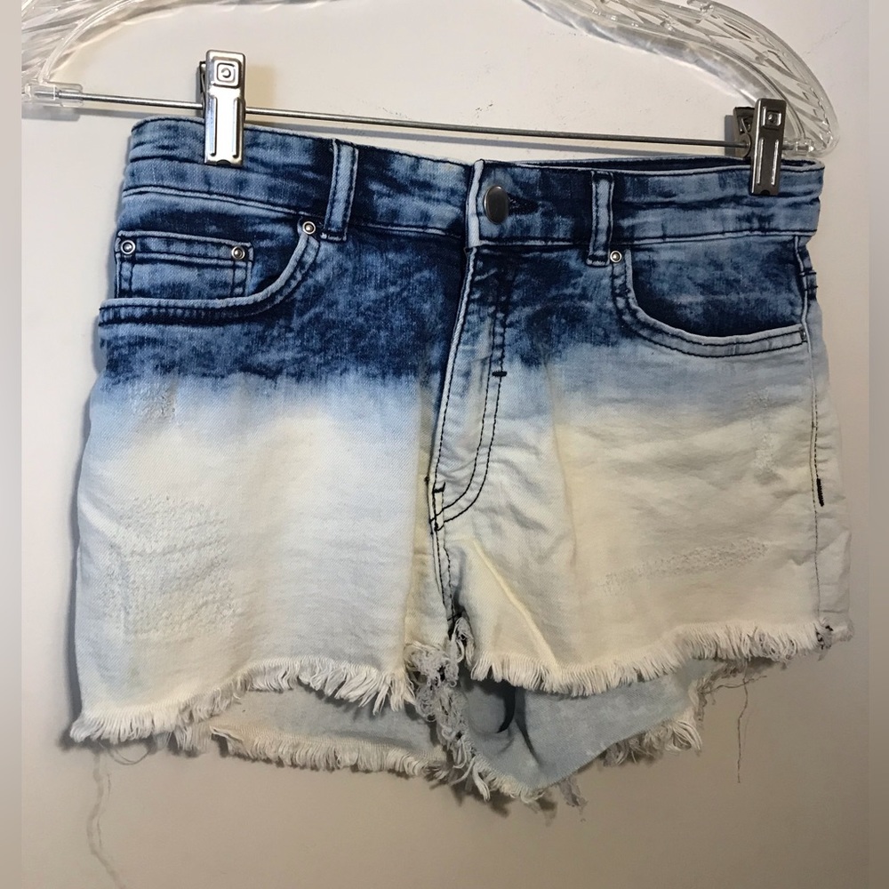 H&M Coachella Women's Blue and White Ombre Denim Shorts Size 6  0025